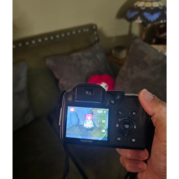 FUJIFILM FinePix S8000fd 18x 8MP Optical Zoom Digital CAMERA SD Card Works As Is - Picture 3 of 14